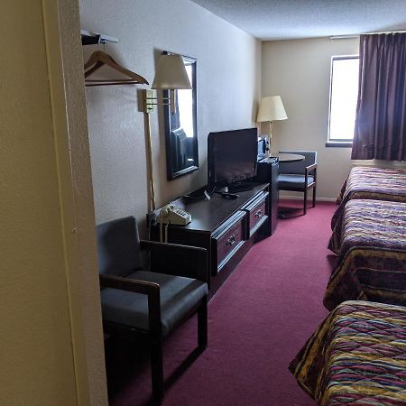 Super 8 By Wyndham Shelbyville Ngoại thất bức ảnh