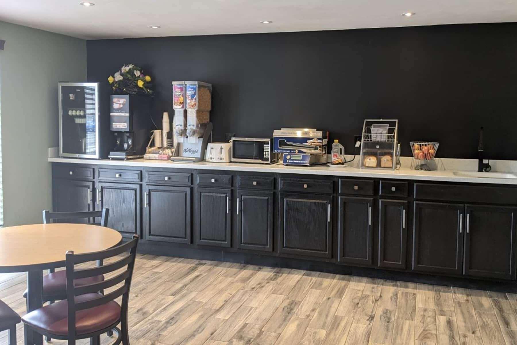 Super 8 By Wyndham Shelbyville Ngoại thất bức ảnh
